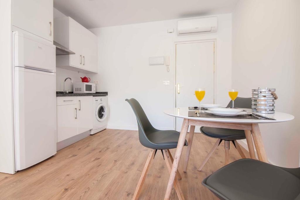Arriola 2.5 Estudio con 2 balcones (36)